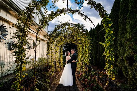 the inn at leola wedding.